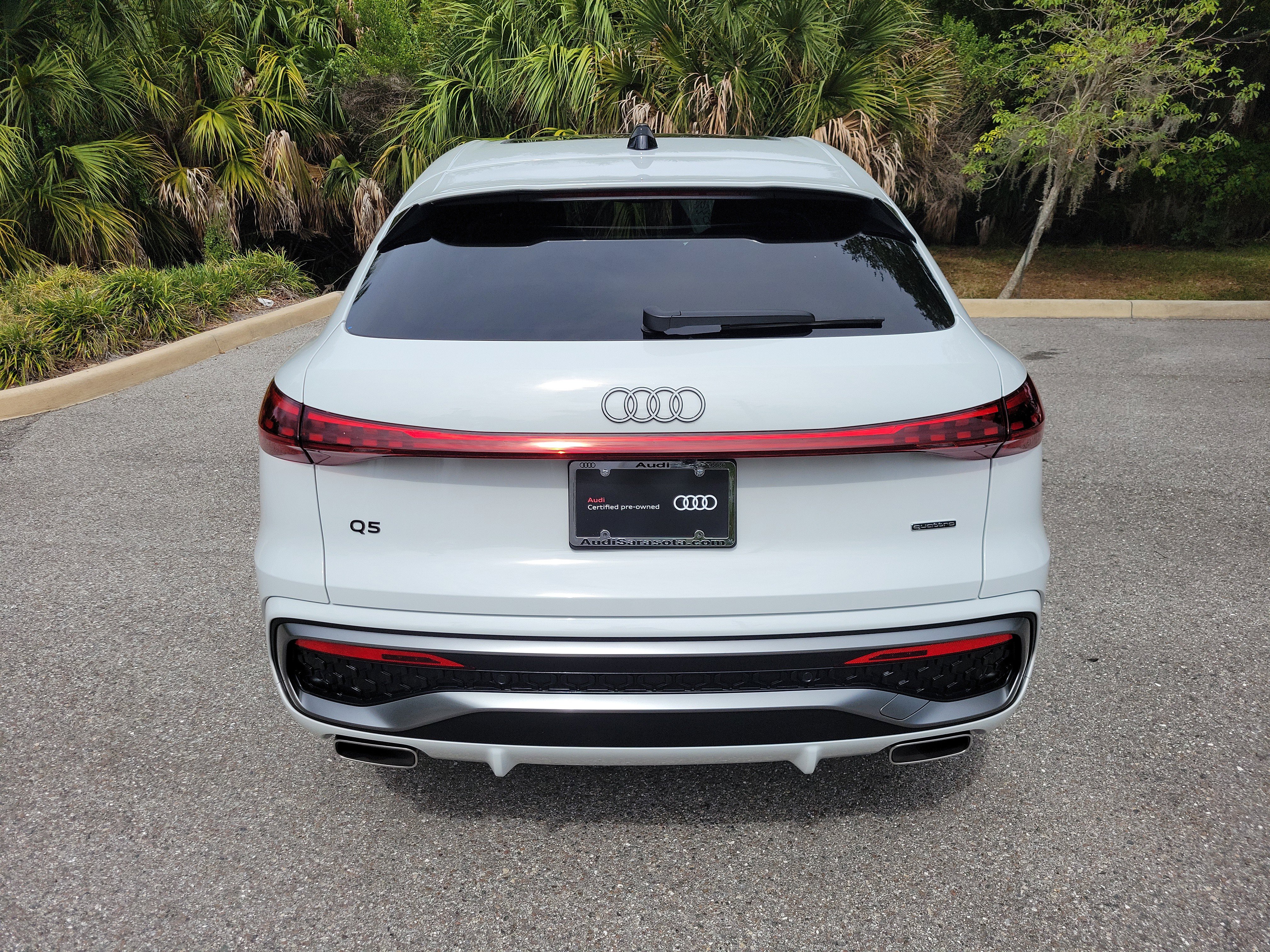 Used 2025 Audi Q5 Premium Plus w/ Premium Plus AWD/4WD image 6