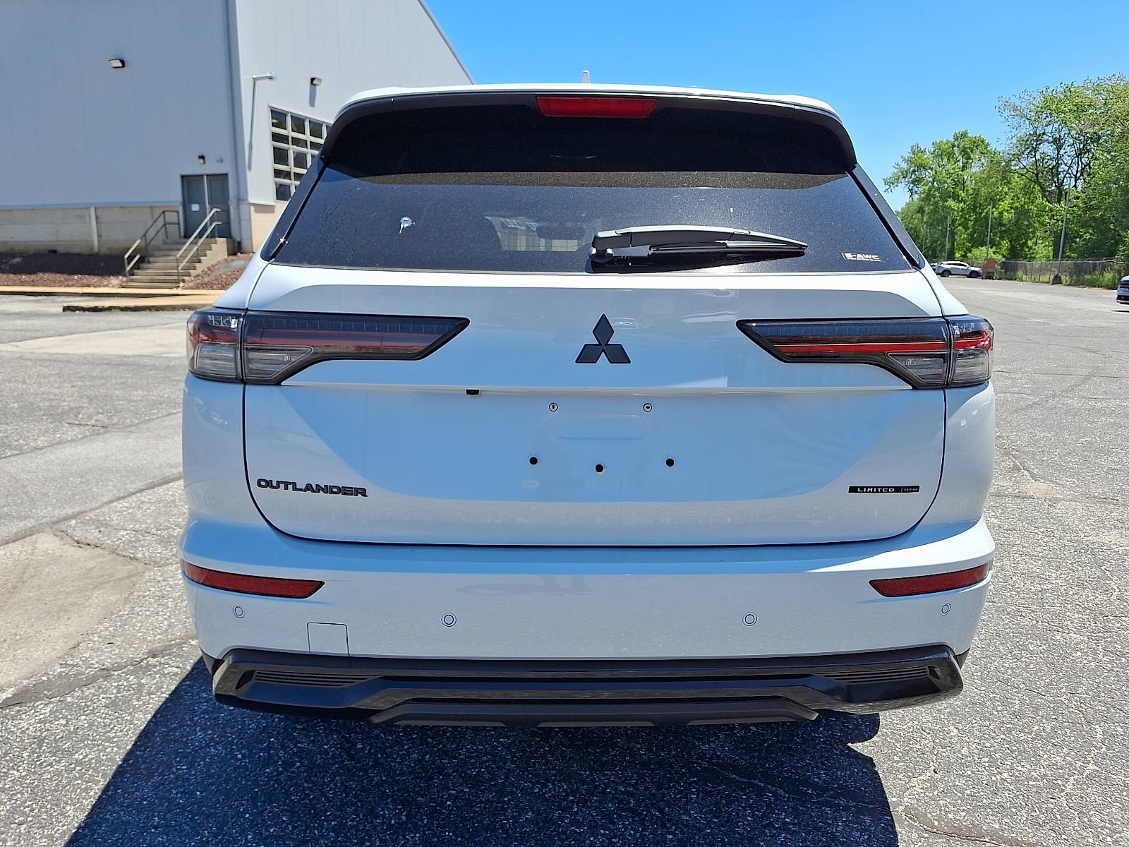 New 2026 Mitsubishi Outlander LE AWD/4WD image 7