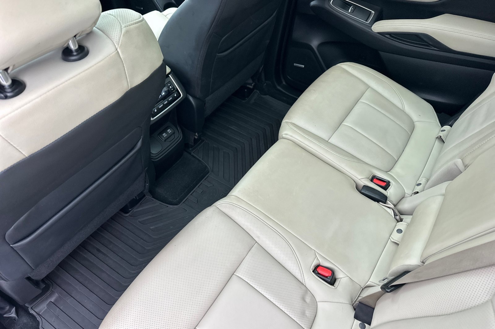 Used 2019 Subaru Ascent Limited w/ Popular Package #3 image 12