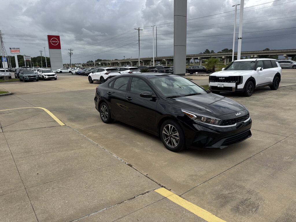 Certified 2024 Kia Forte LXS FWD image 9