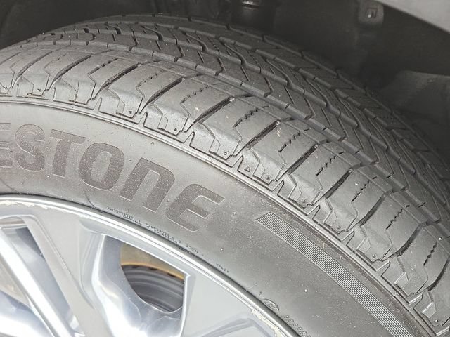Certified 2025 Toyota Highlander Limited AWD/4WD image 32