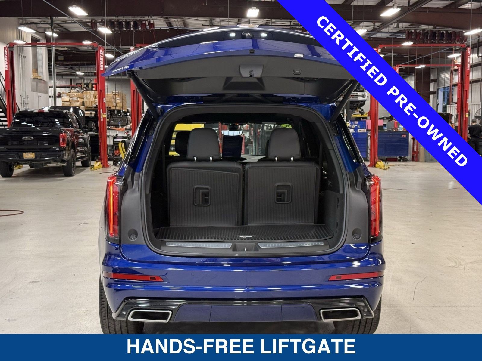 Used 2023 Cadillac XT6 Sport w/ Technology Package image 13