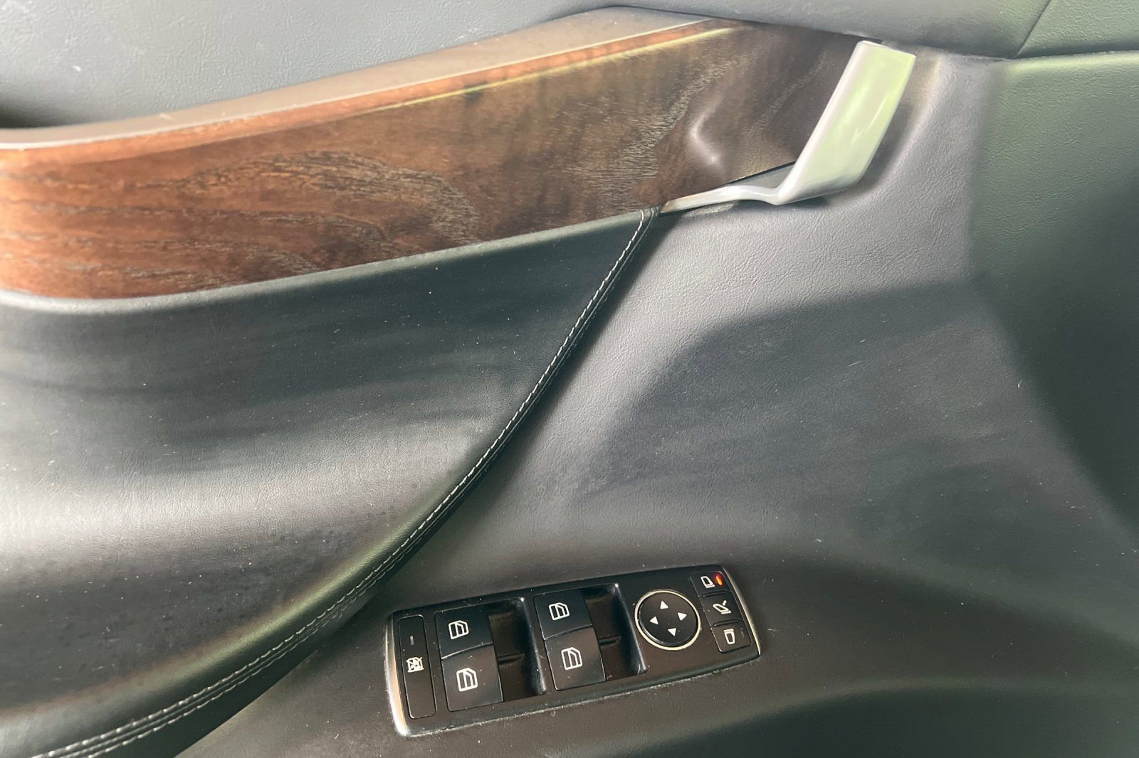 Used 2018 Tesla Model X 100D image 12