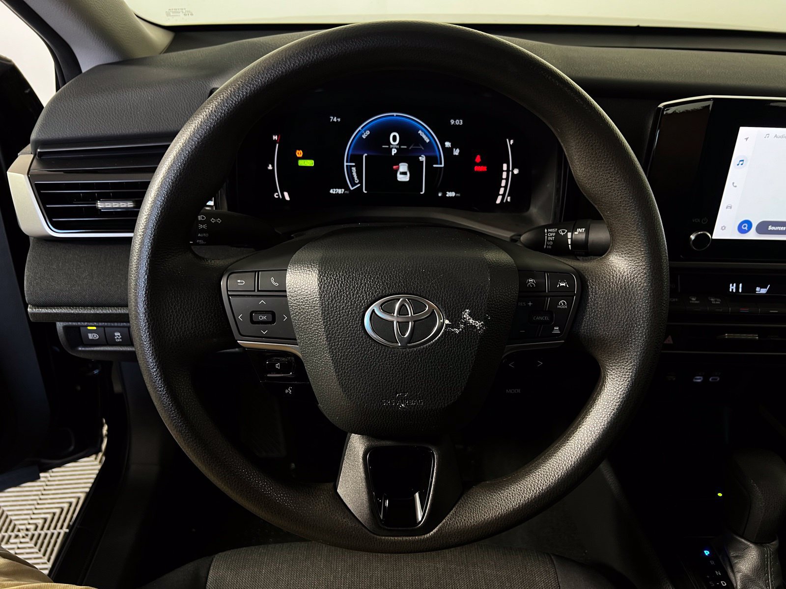 Used 2025 Toyota Camry LE FWD image 9