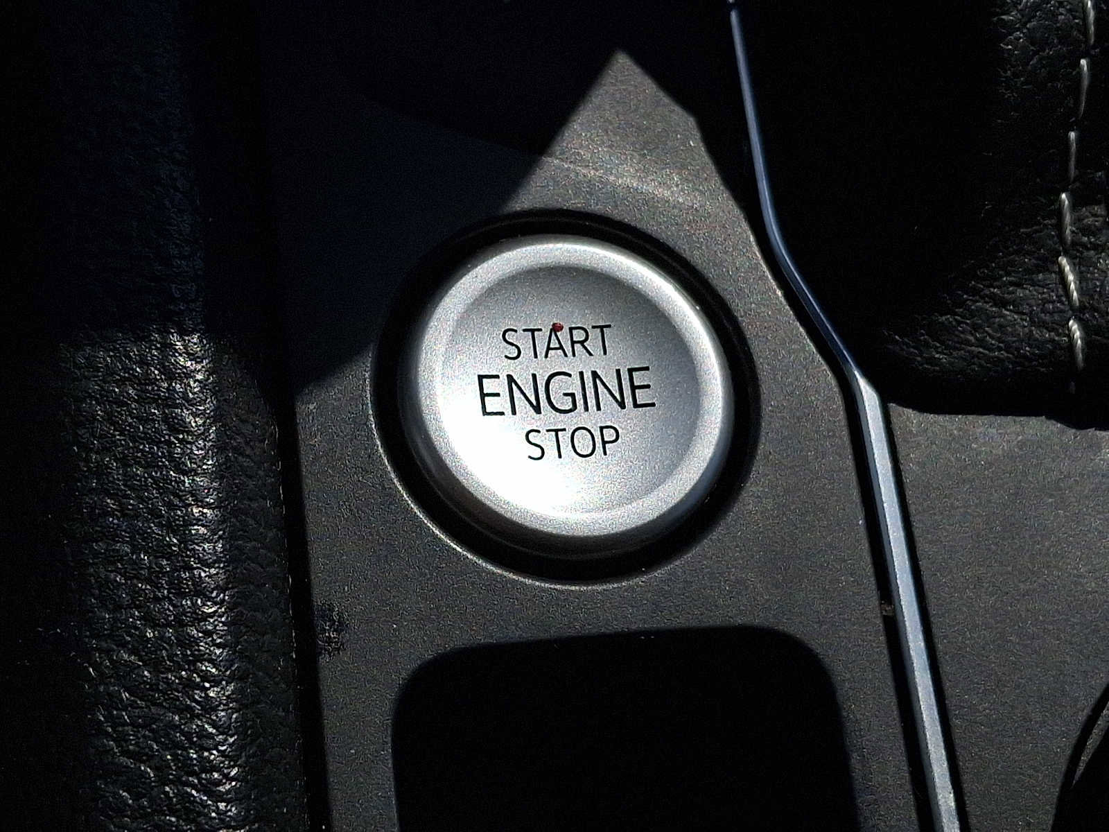 Used 2022 Volkswagen Atlas Cross Sport SE w/ Panoramic Sunroof Package image 20