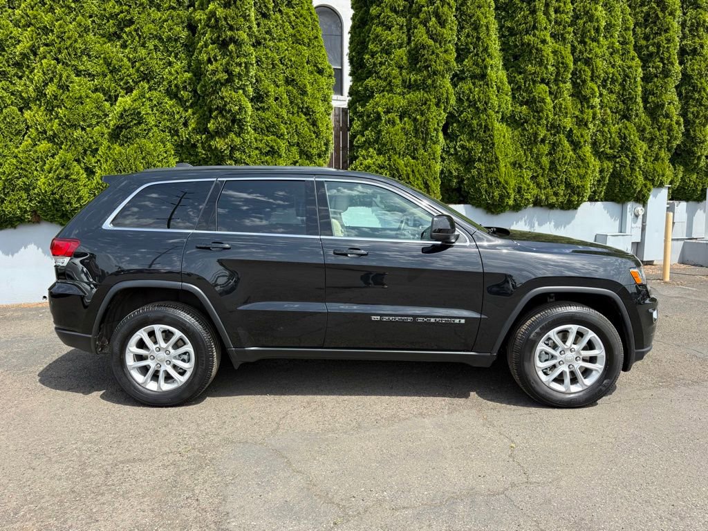 Used 2022 Jeep Grand Cherokee Laredo E AWD/4WD image 11
