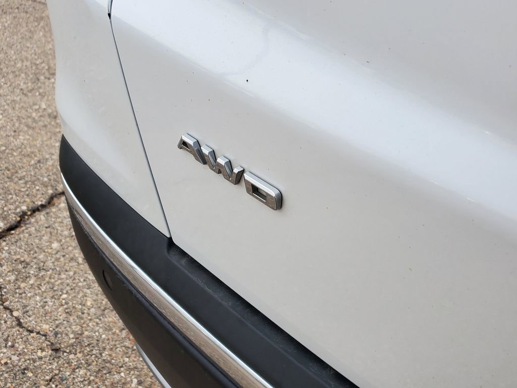 Used 2023 Cadillac XT5 Premium Luxury w/ LPO, Floor Liner Package image 14