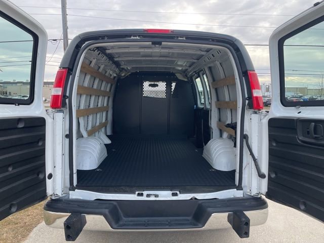 Used 2023 GMC Savana 2500 w/ Driver Convenience Package image 10