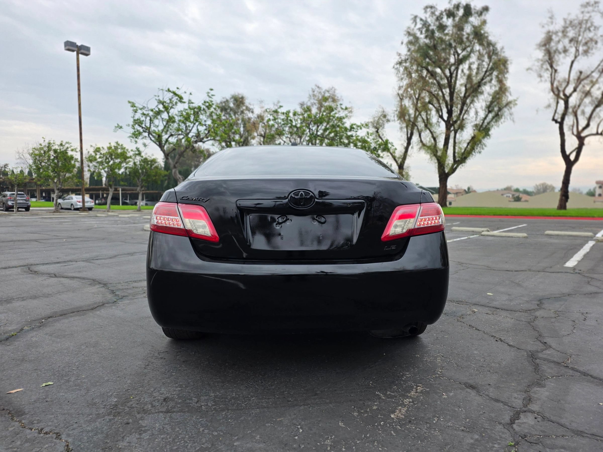 Used 2010 Toyota Camry LE FWD image 8