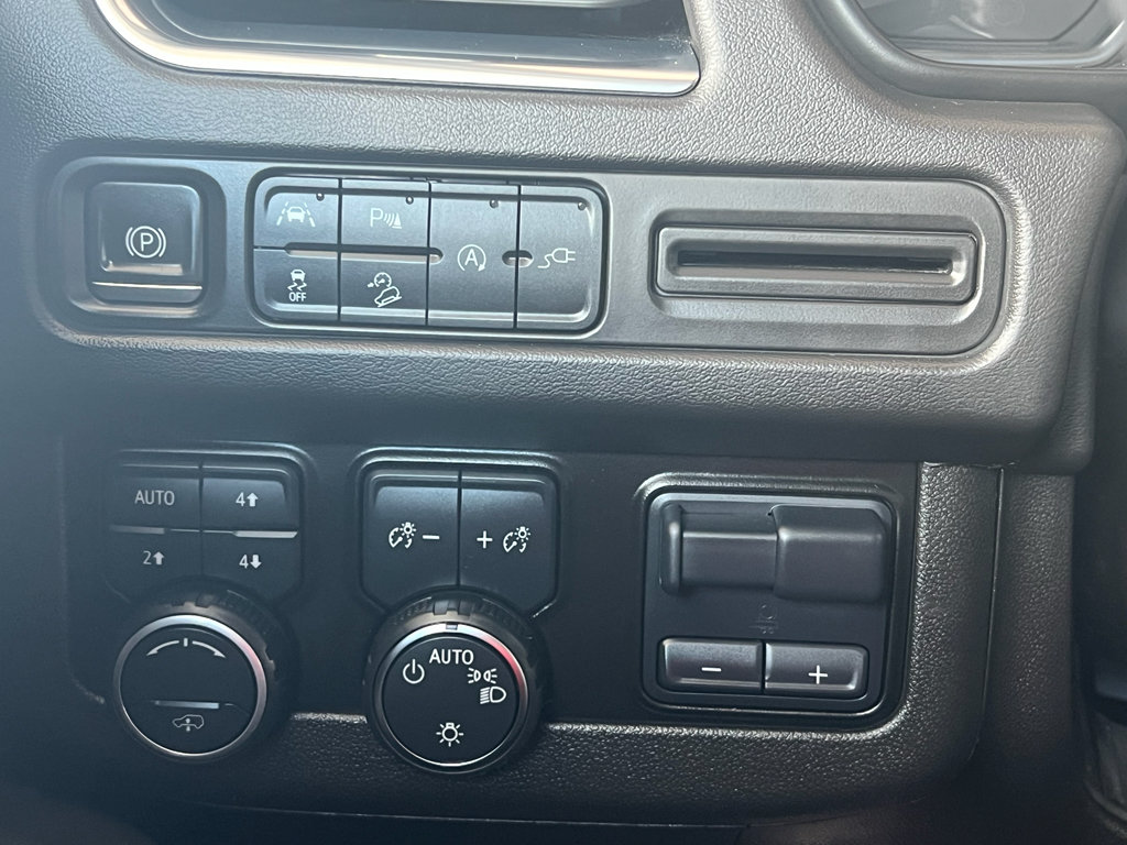 Used 2021 Chevrolet Tahoe Z71 w/ Z71 Off-Road Package AWD/4WD image 25
