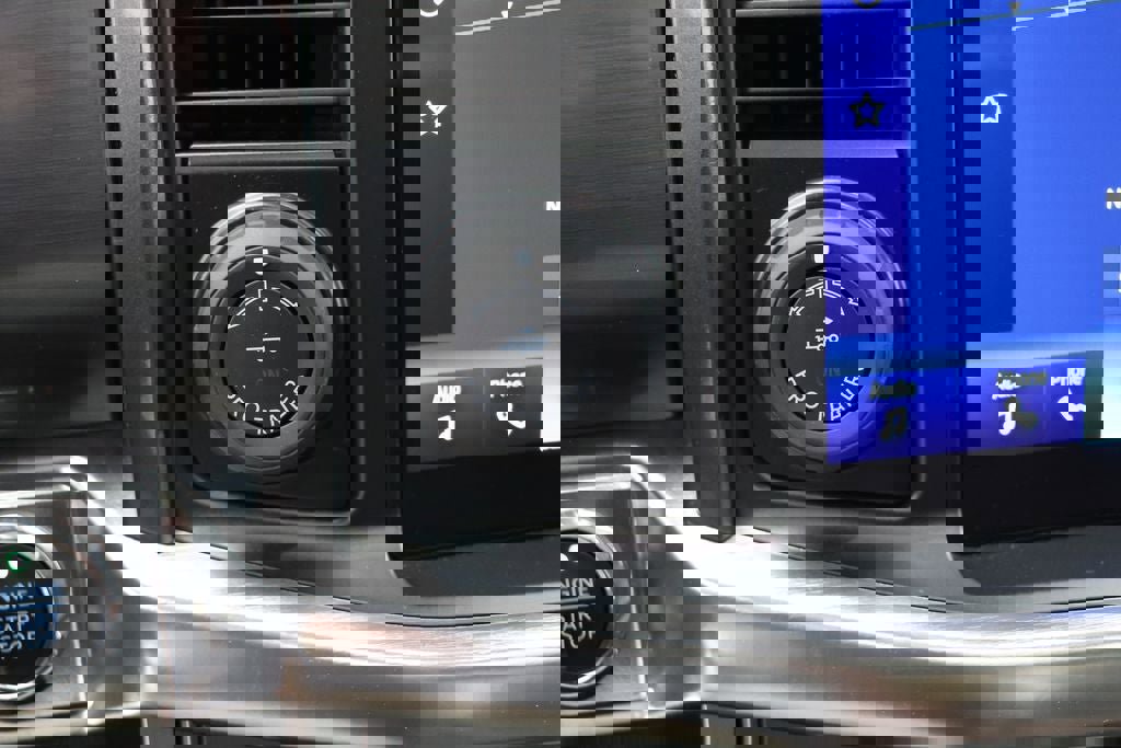 Used 2023 Ford F150 Lariat w/ Equipment Group 502A High image 29