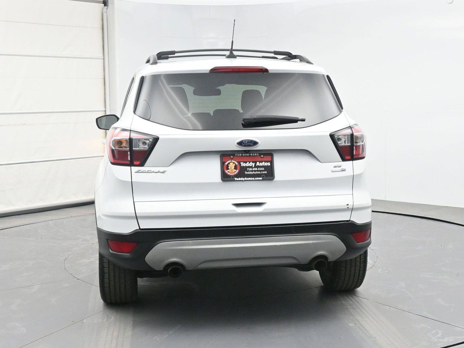 Used 2018 Ford Escape SE w/ Ford Safe & Smart Package image 24