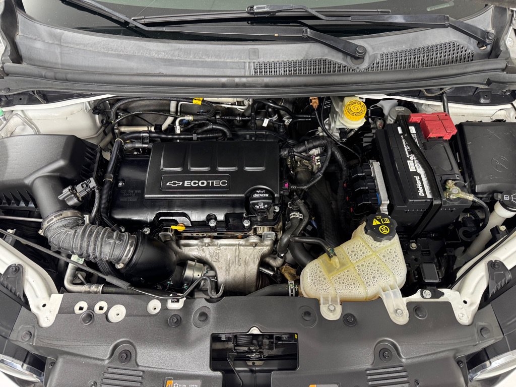Used 2015 Chevrolet Sonic LTZ FWD image 22