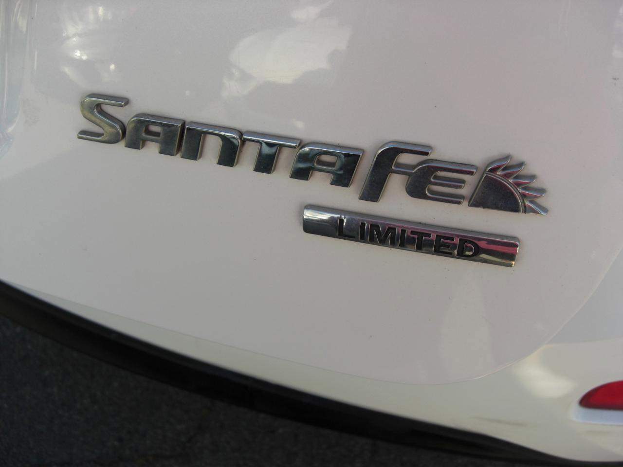 Used 2011 Hyundai Santa Fe Limited w/ Navigation Pkg 4 image 16