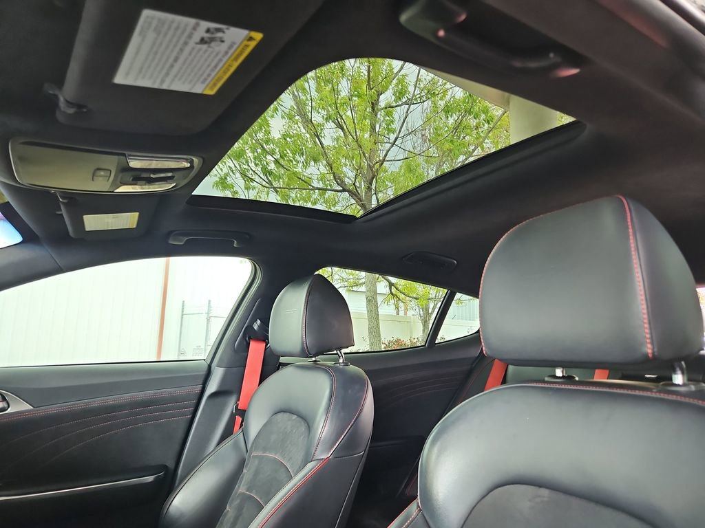 Used 2022 Kia Stinger GT2 image 24