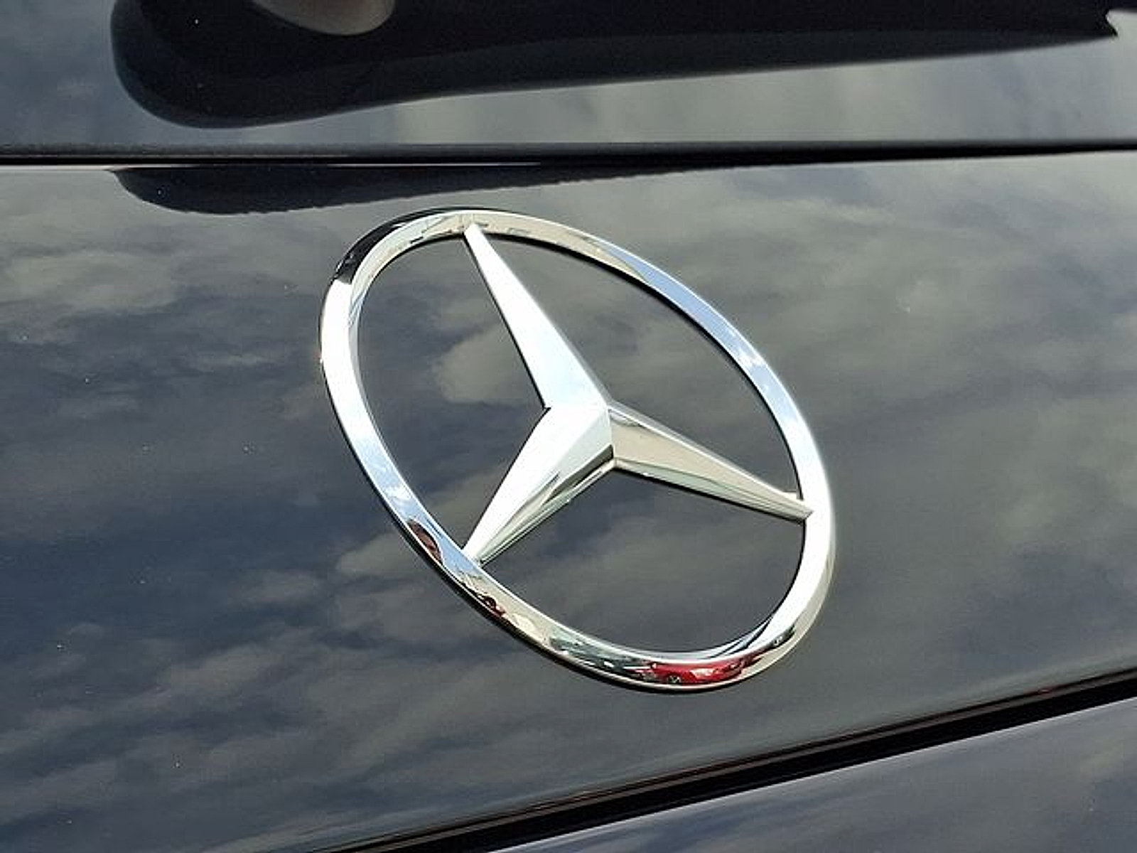 Certified 2025 Mercedes-Benz GLC 300 4MATIC image 32