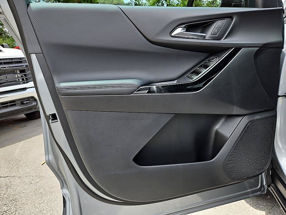 New 2026 Chevrolet Equinox LT FWD image 13