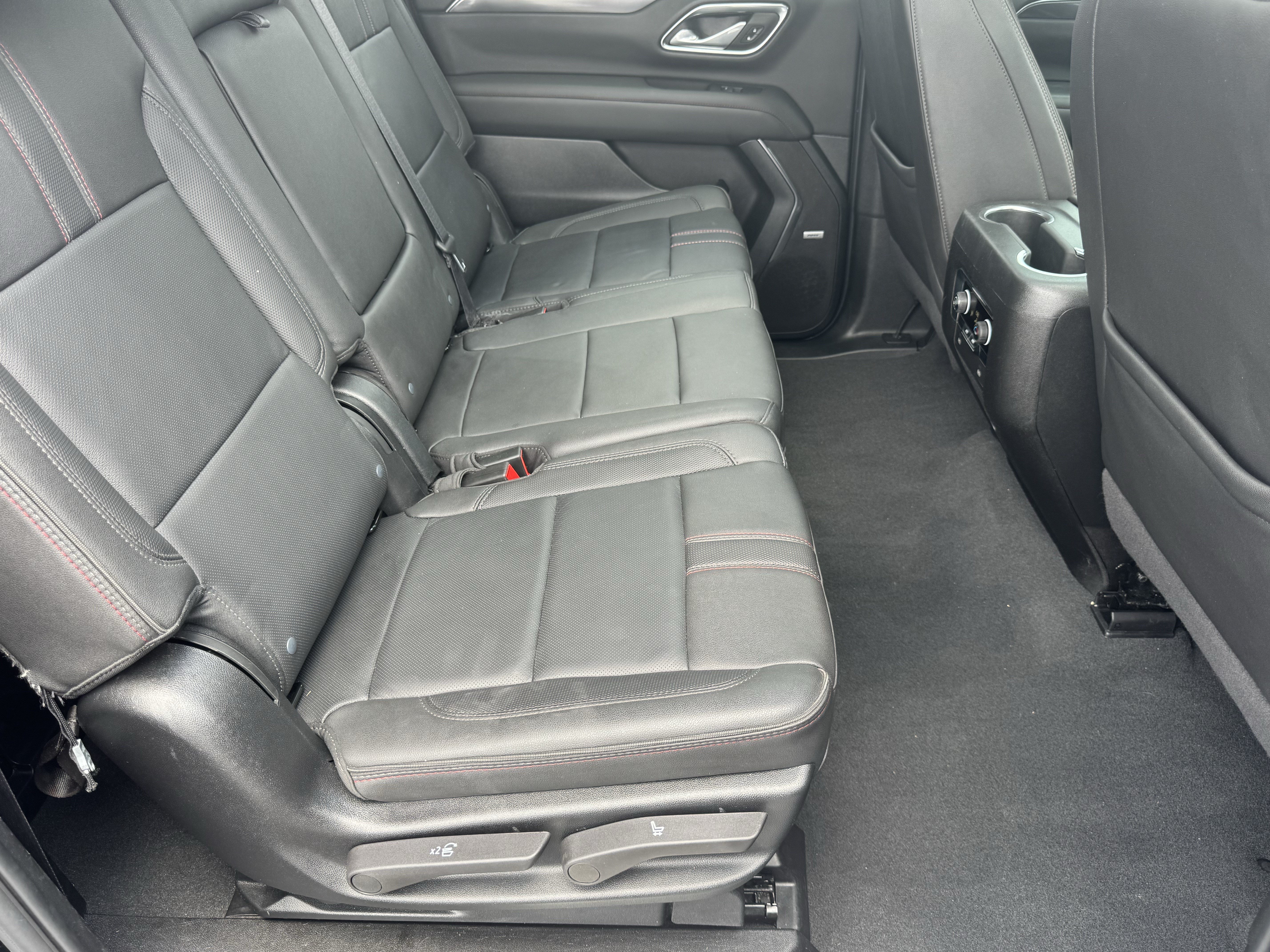 Used 2024 Chevrolet Suburban RST AWD/4WD image 20