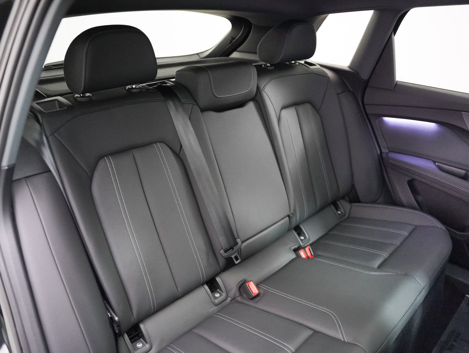 Used 2024 Audi Q4 e-tron Premium Plus image 6