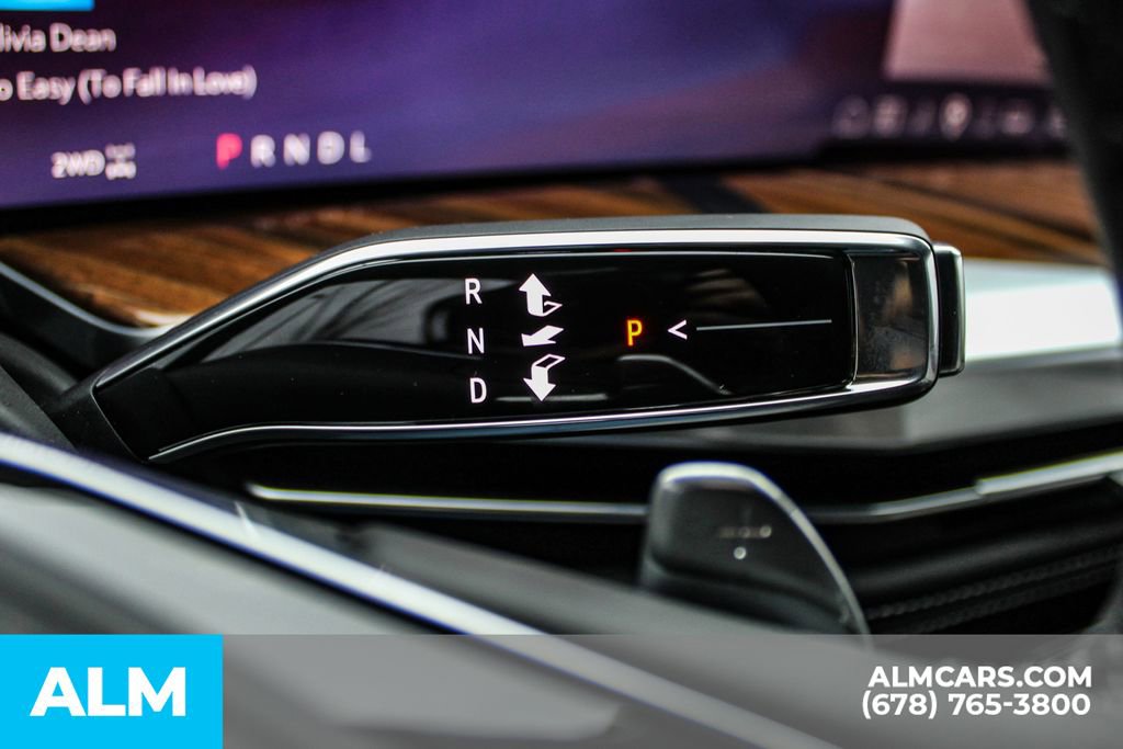 Used 2026 Cadillac Escalade ESV Platinum Sport image 31