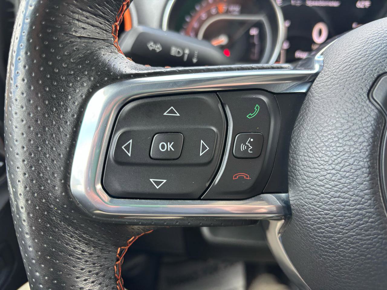 Used 2023 Jeep Gladiator Mojave w/ Cold Weather Group AWD/4WD image 17