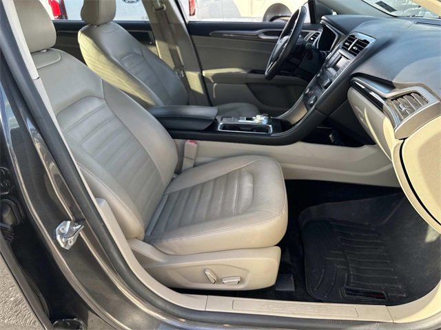 Used 2018 Ford Fusion SE image 11