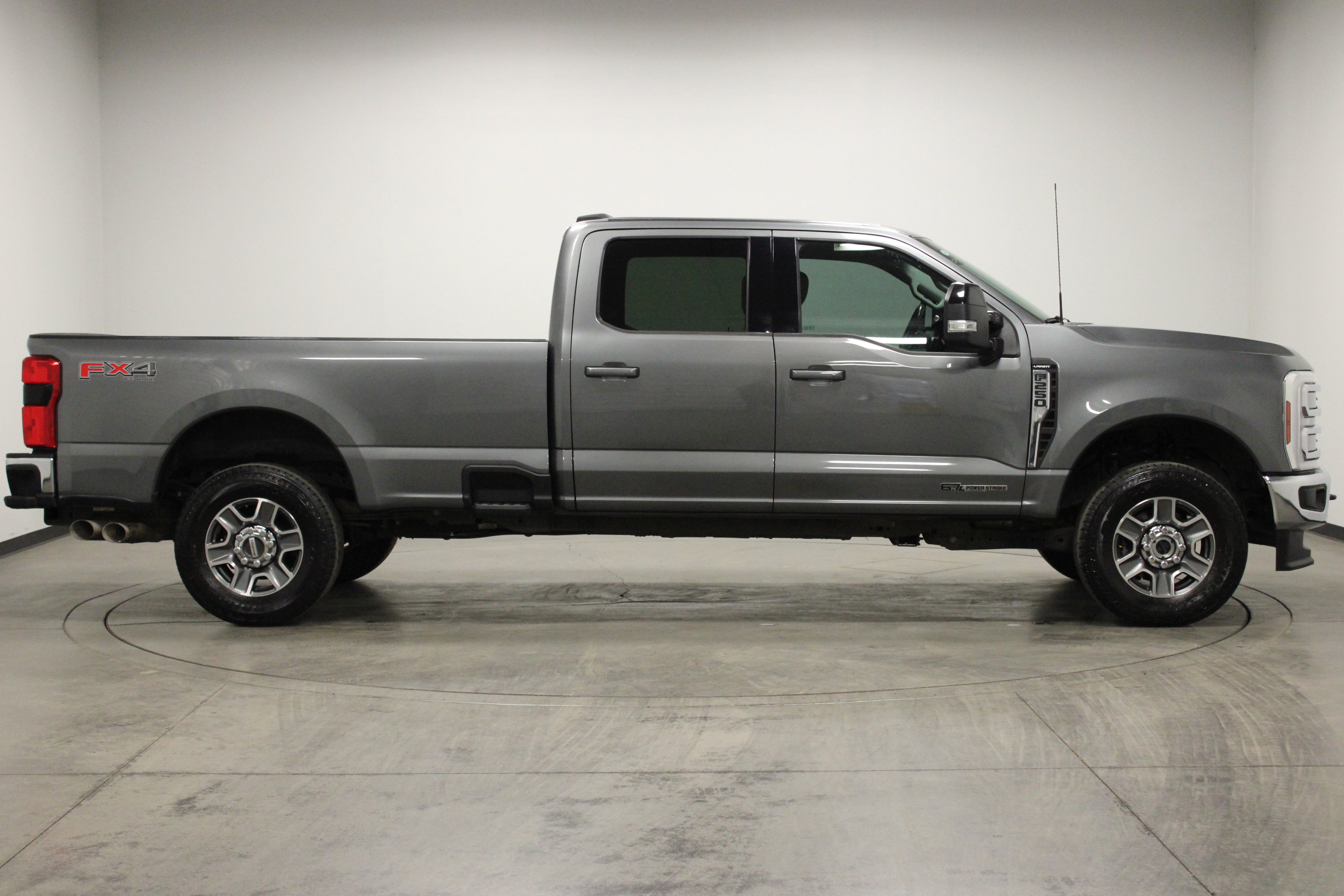 Used 2024 Ford F250 Lariat w/ FX4 Off-Road Package image 9