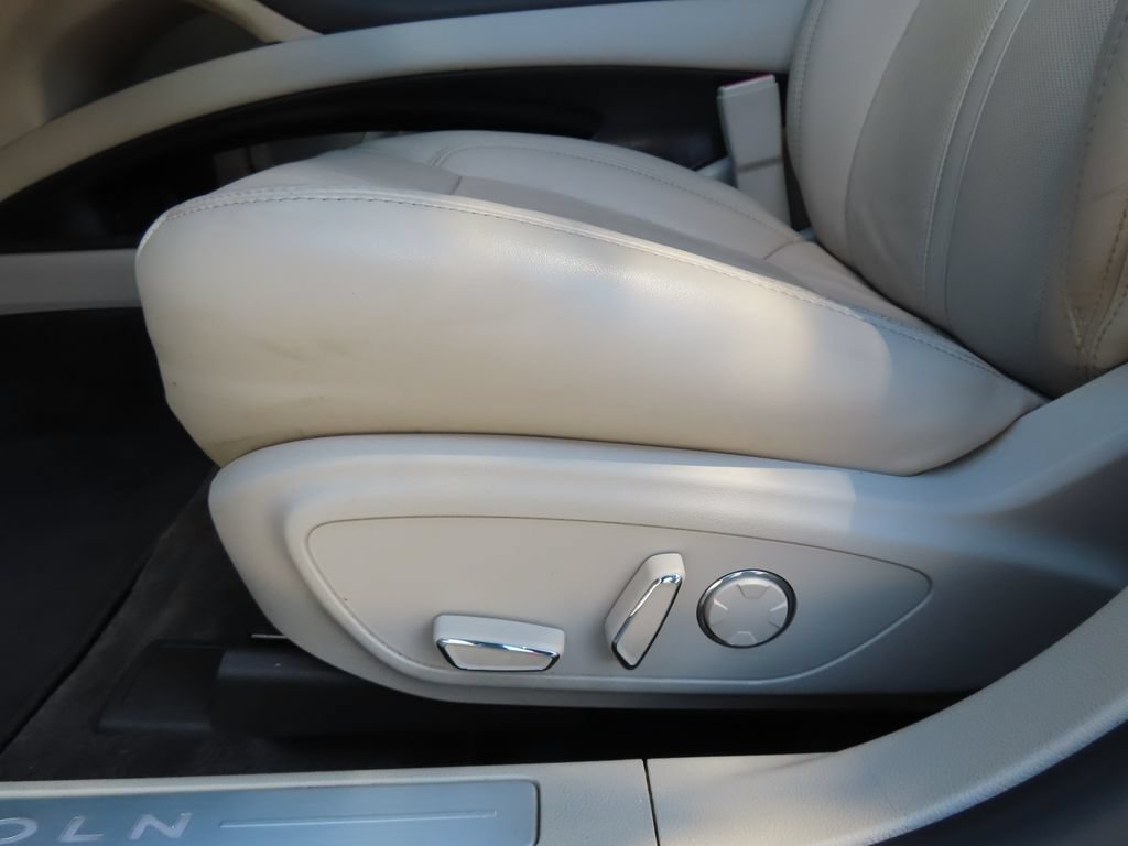 Used 2017 Lincoln MKZ Reserve w/ Climate Package FWD image 9