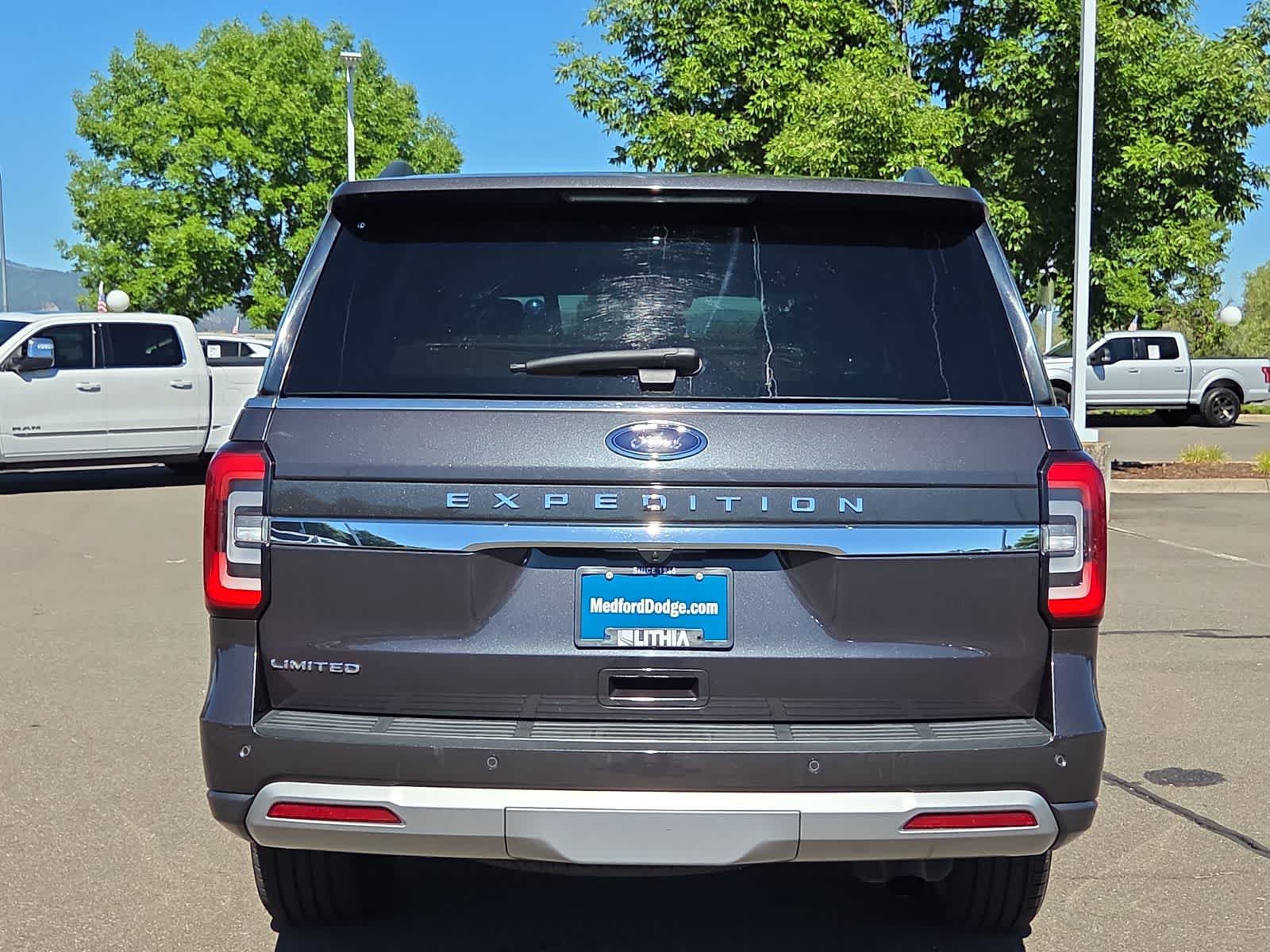 Used 2024 Ford Expedition Limited AWD/4WD image 13