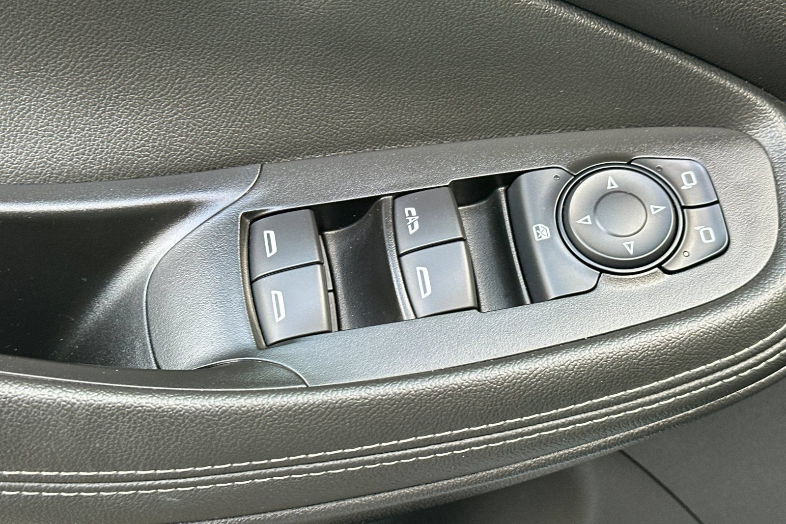 Certified 2024 Buick Encore GX Preferred FWD image 12