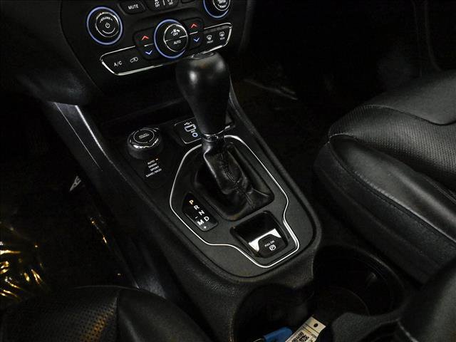 Used 2019 Jeep Cherokee High Altitude AWD/4WD image 12