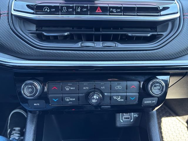 Used 2024 Jeep Compass Trailhawk image 20