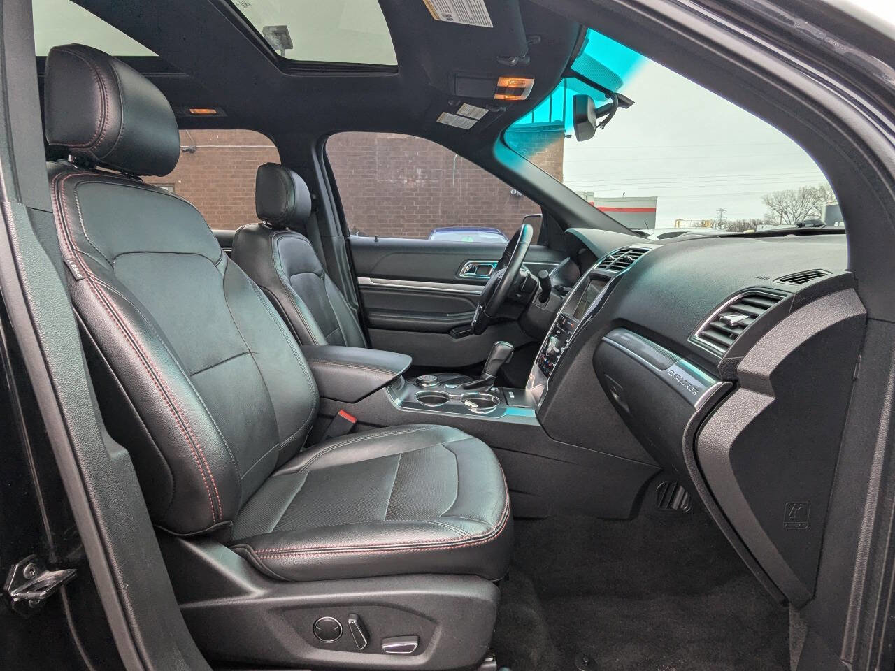 Used 2017 Ford Explorer Sport image 16