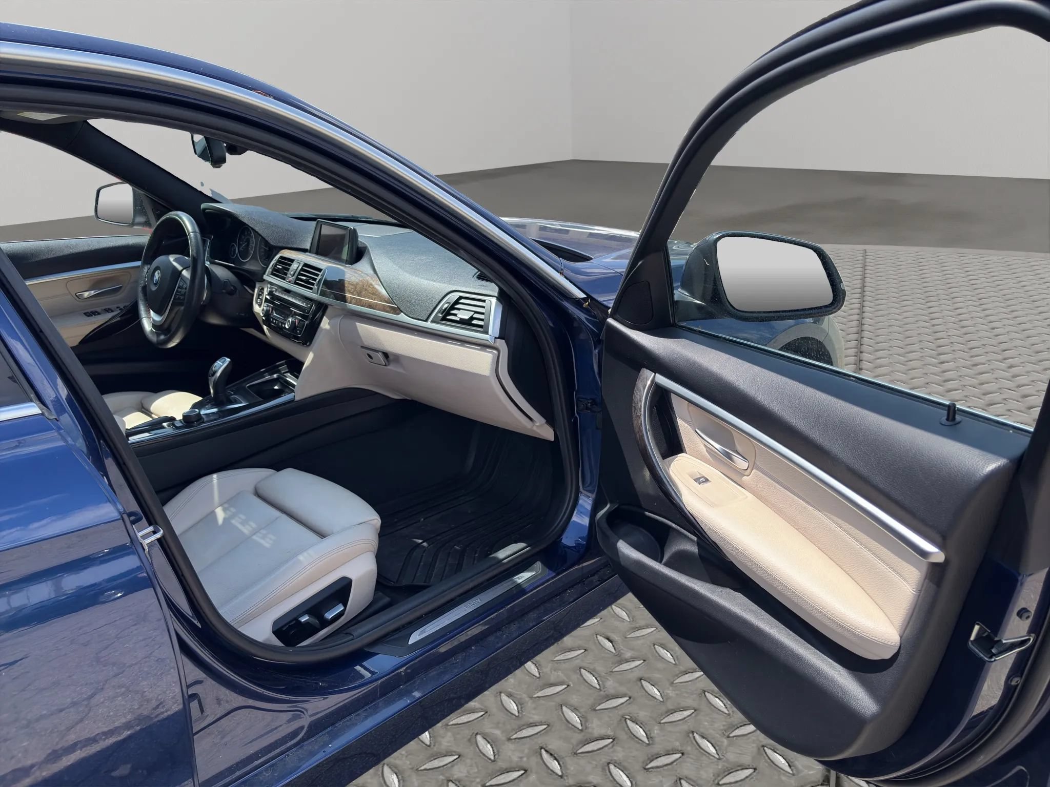 Used 2017 BMW 330i Sedan w/ Premium Package RWD image 24