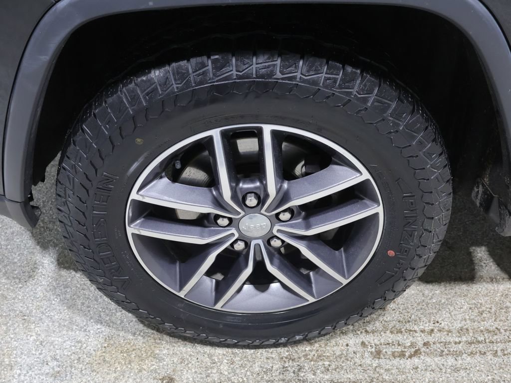 Used 2018 Jeep Grand Cherokee Limited image 10