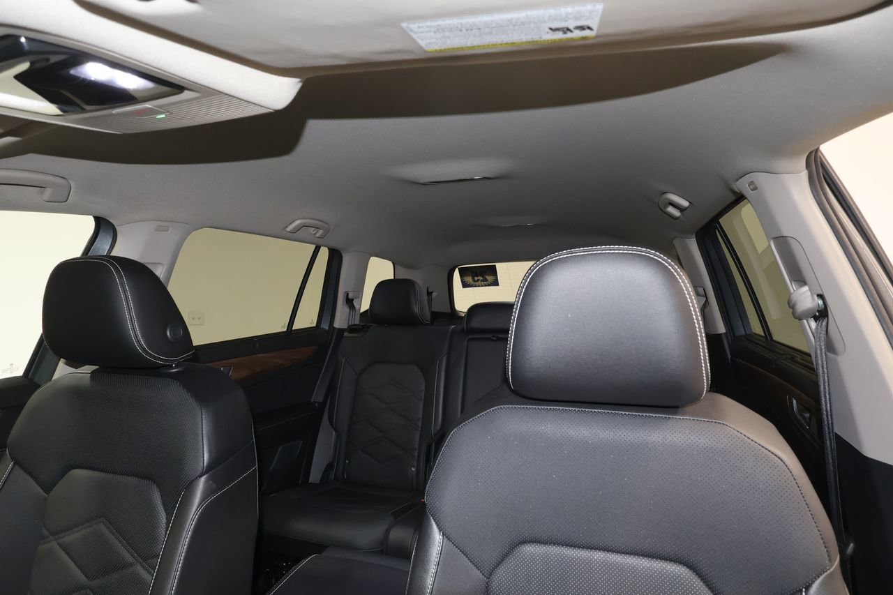 Used 2025 Volkswagen Atlas SE image 16