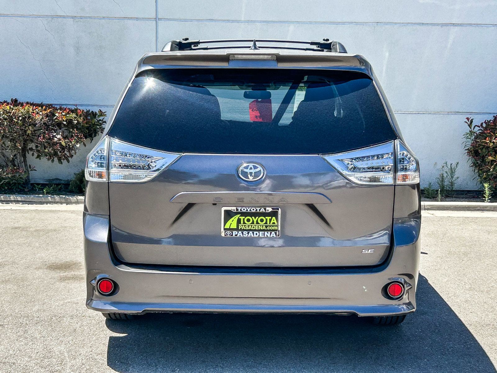 Used 2020 Toyota Sienna SE w/ SE Preferred Package FWD image 7