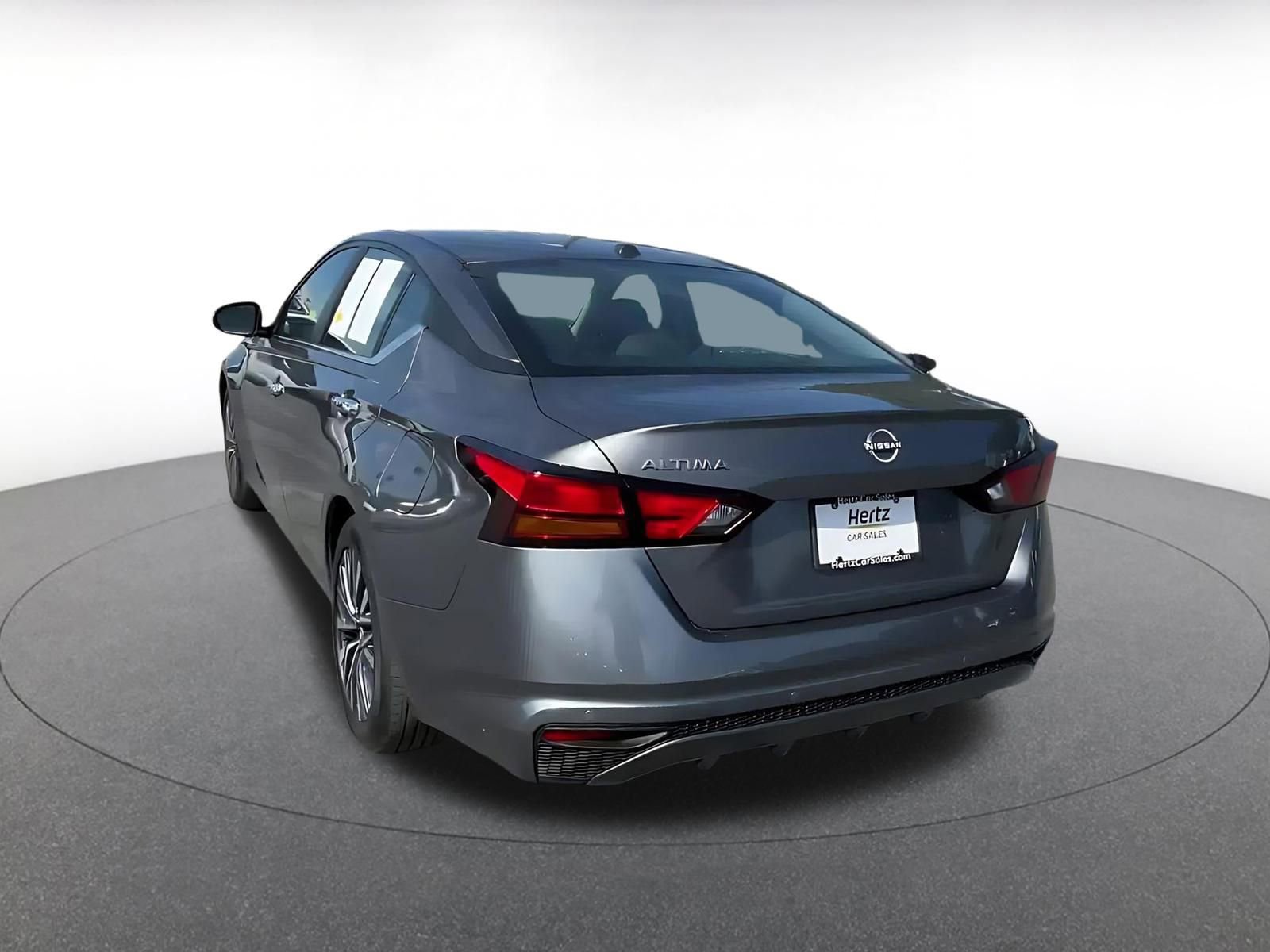 Used 2025 Nissan Altima 2.5 SV image 11