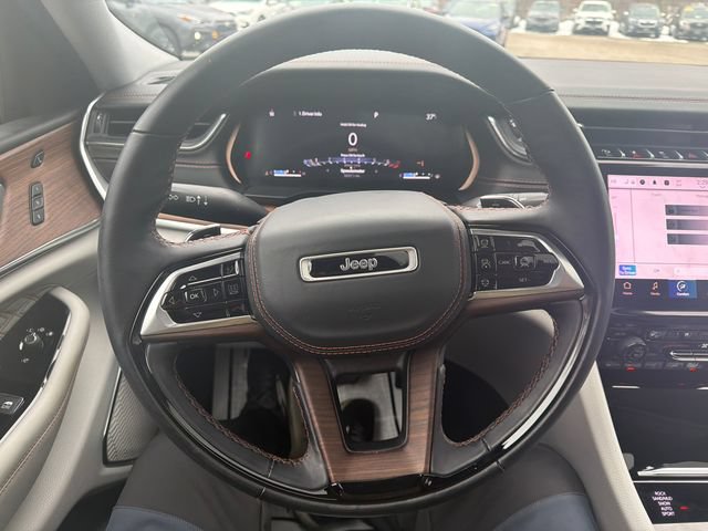 Used 2023 Jeep Grand Cherokee Summit AWD/4WD image 28