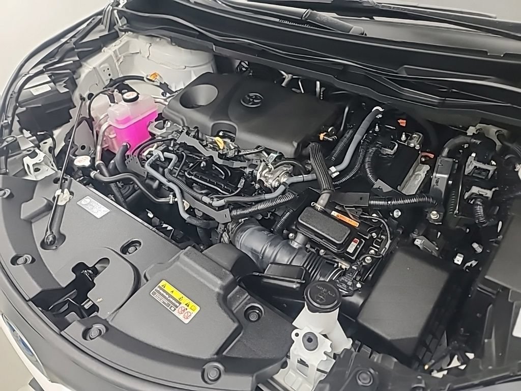Used 2025 Toyota Sienna LE FWD image 43