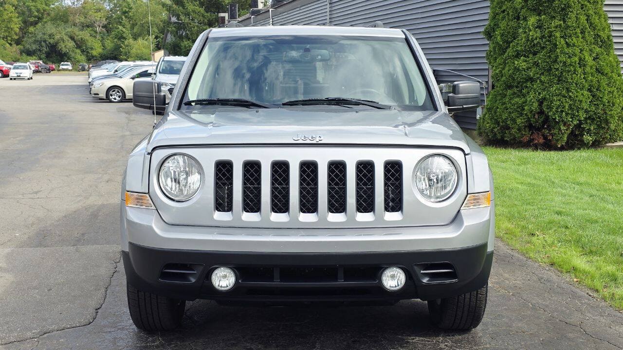 Used 2015 Jeep Patriot High Altitude FWD image 9