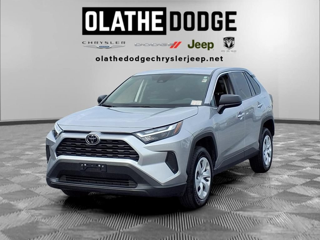 Used 2025 Toyota RAV4 LE AWD/4WD image 1