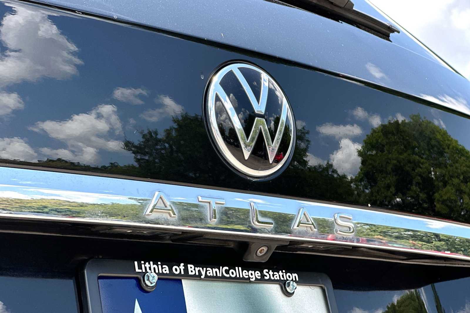 Used 2021 Volkswagen Atlas SEL AWD/4WD image 15