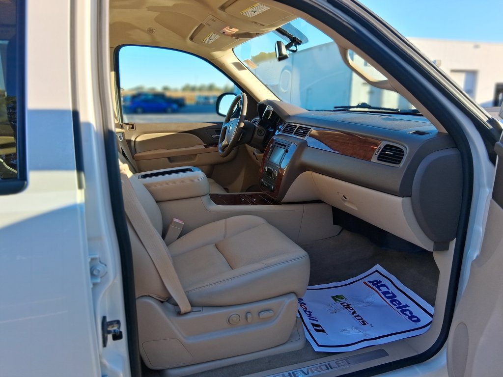 Used 2012 Chevrolet Avalanche LTZ AWD/4WD image 13