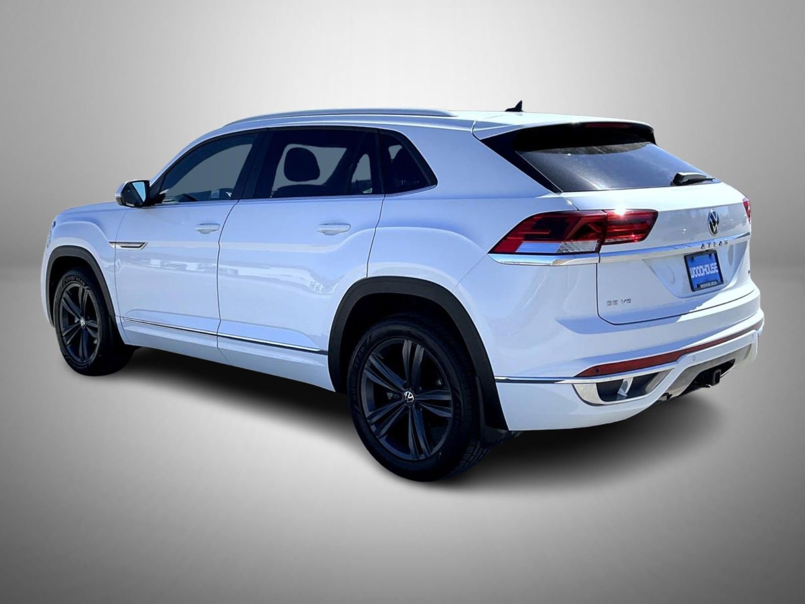 Used 2021 Volkswagen Atlas Cross Sport SE w/ Panoramic Sunroof Package image 7