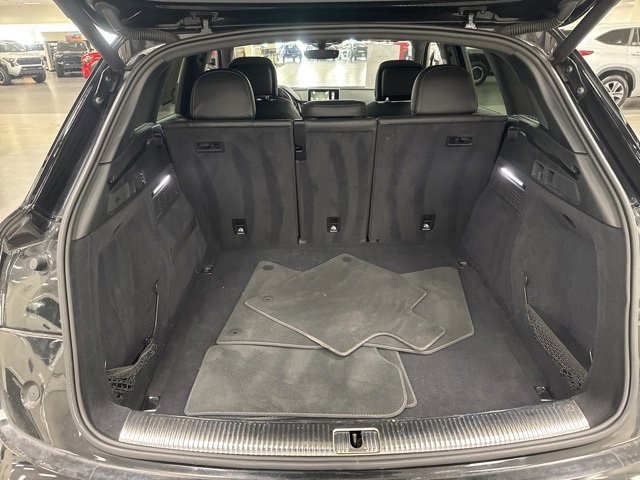 Used 2020 Audi SQ5 Premium Plus w/ Premium Plus Package image 16