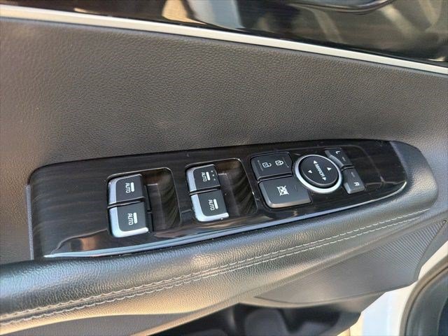 Used 2020 Kia Sorento FWD V6 image 12