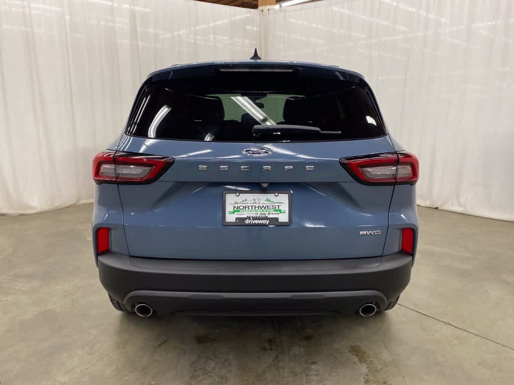 Used 2025 Ford Escape ST-Line Select AWD/4WD image 5