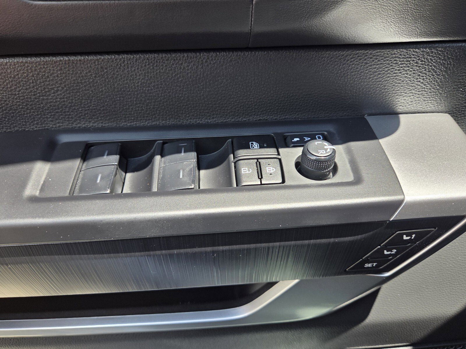 Certified 2025 Toyota Sequoia Platinum AWD/4WD image 16