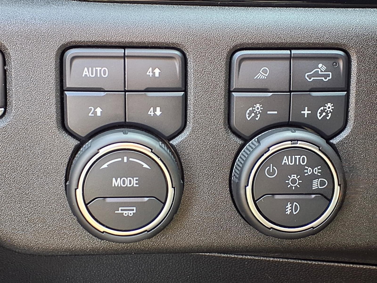 Used 2022 Chevrolet Silverado 1500 High Country w/ High Country Premium Package image 10